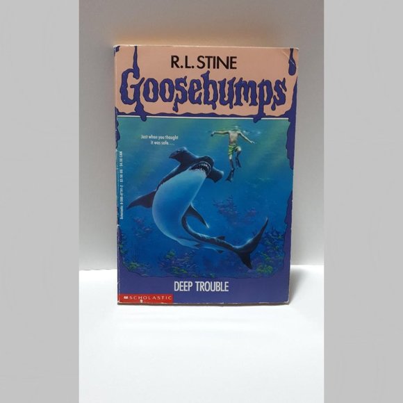 VINTAGE "Goosebumps Deep Trouble" by R.L. Stine - Picture 1 of 2
